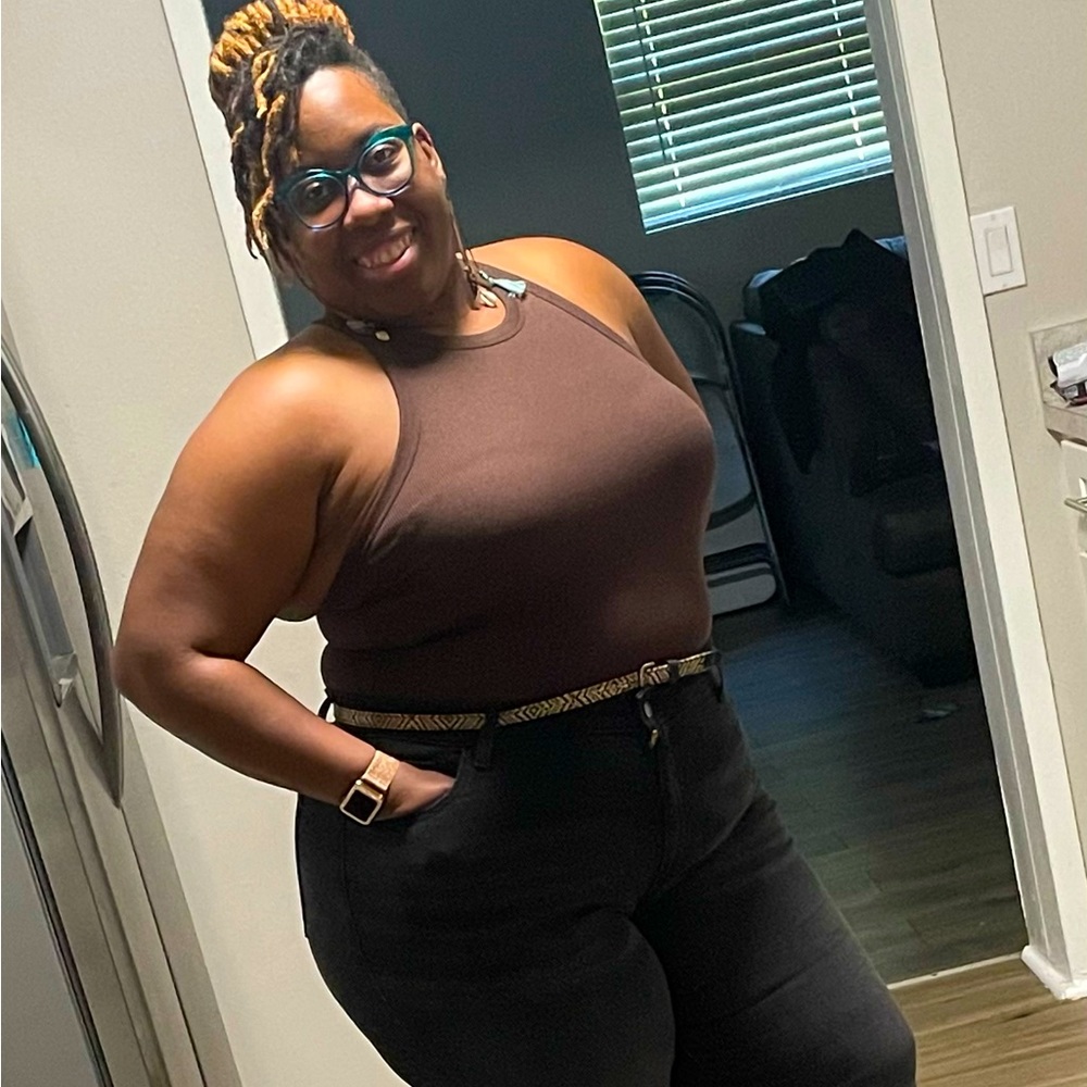 Meet your Posher, Latoya